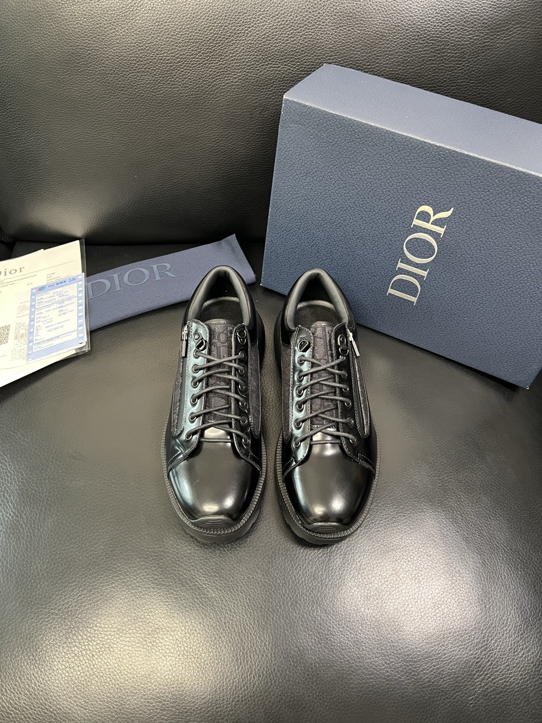 Dior 顶级工艺品 迪奥 专柜同步 原厂配置，意大利进口原版牛皮拼布面料，透气舒适进口水染牛里垫，鞋底