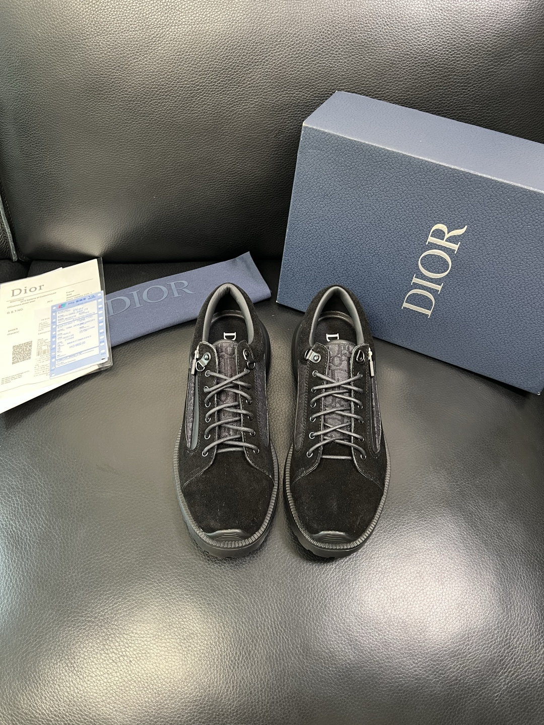 Dior 顶级工艺品 迪奥 专柜同步 原厂配置，意大利进口原版牛皮拼布面料，透气舒适进口水染牛里垫，鞋底