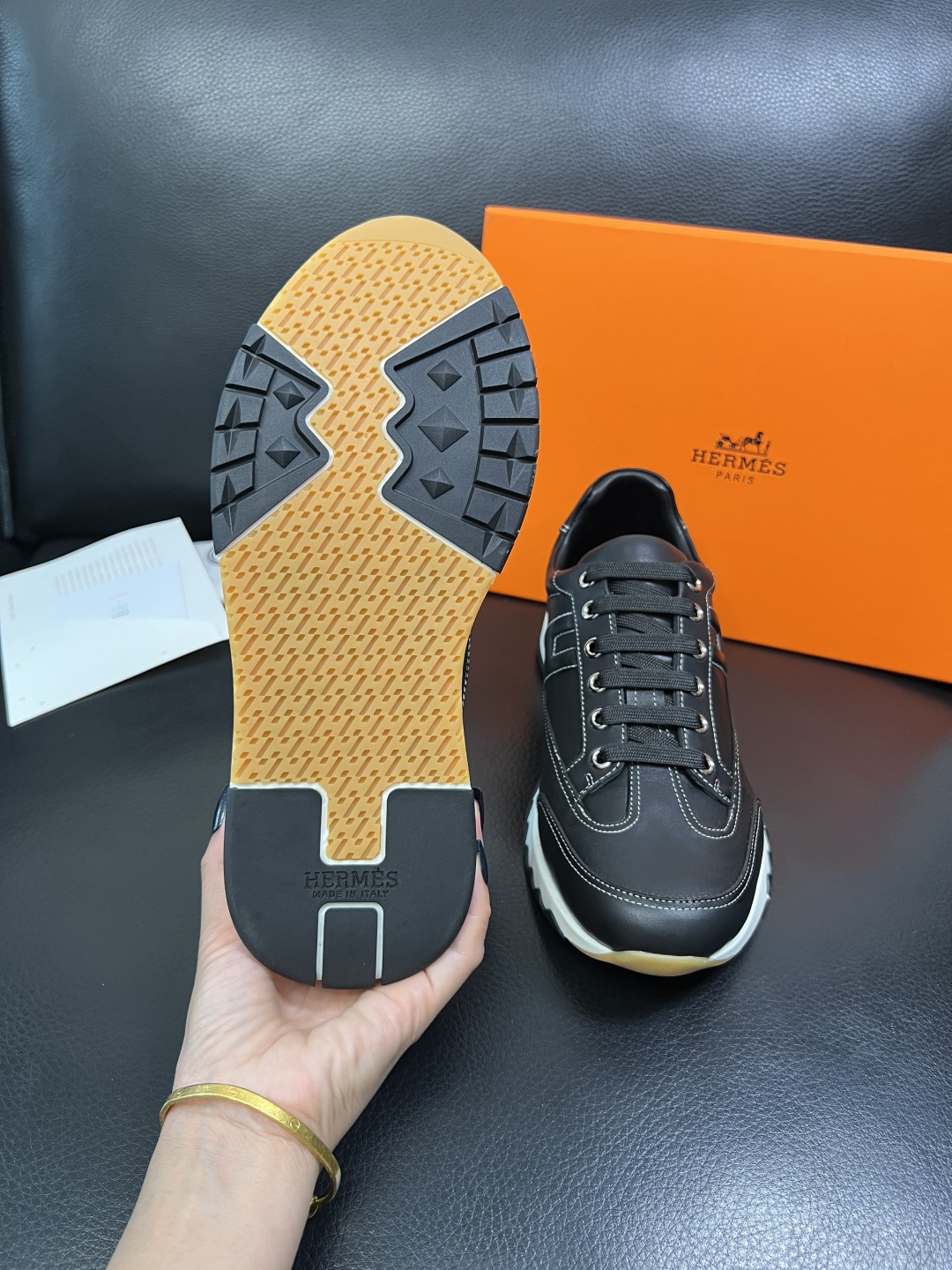 Hermes 高品质 顶级代购 爱马仕 专柜同步发售原厂配置，意大利进口原版牛皮面料，高品质拼接工艺，全