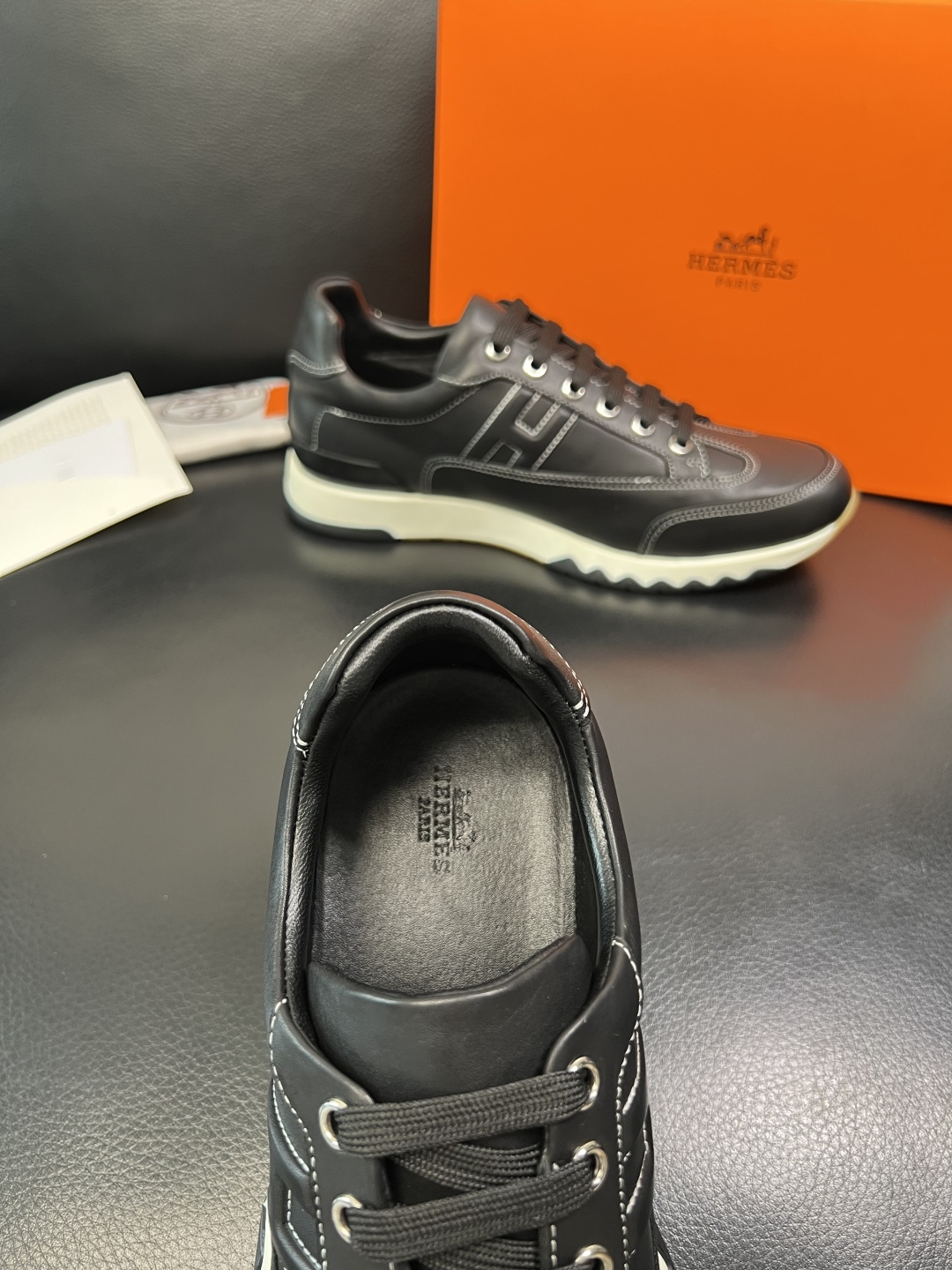 Hermes 高品质 顶级代购 爱马仕 专柜同步发售原厂配置，意大利进口原版牛皮面料，高品质拼接工艺，全