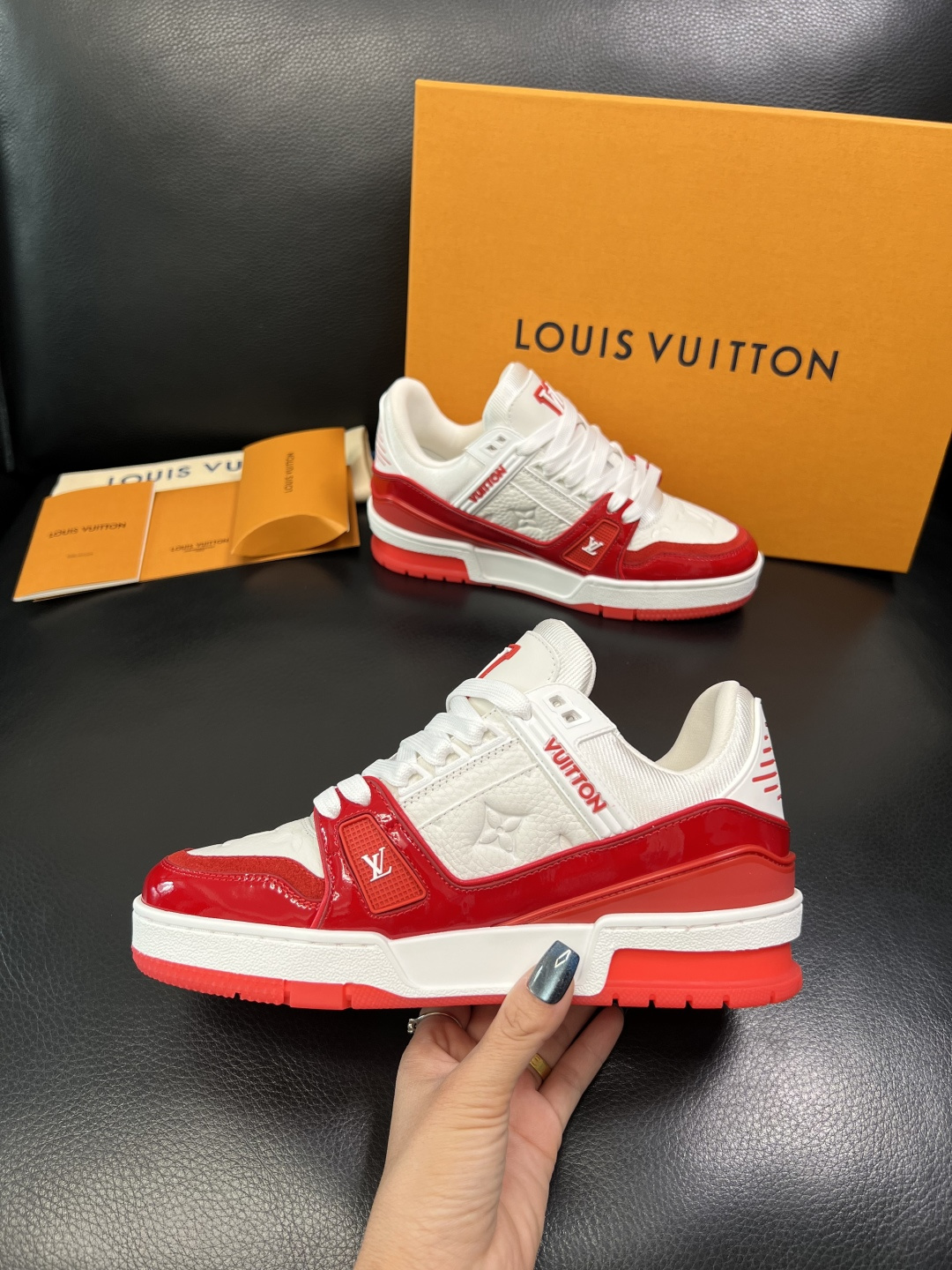 ⚠️女款 Lv 高品质 顶级工艺品 路易威登，专柜同步原厂配置，鞋面意大利进口，高品质拼接缤纷色彩复杂工