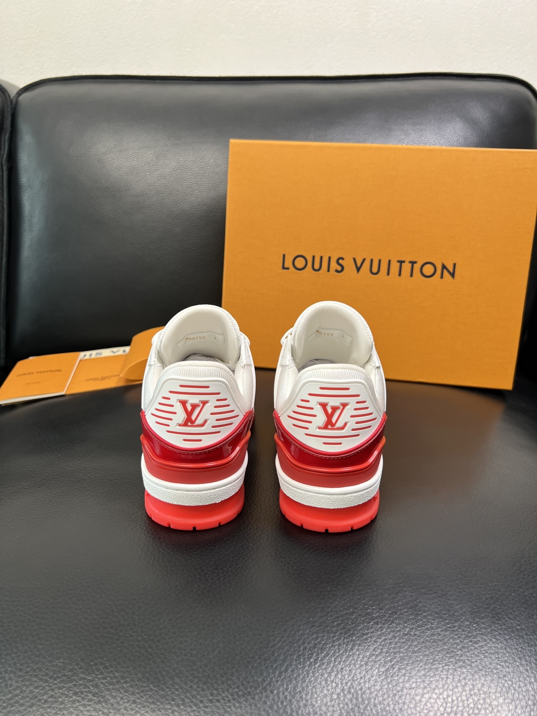 ⚠️女款 Lv 高品质 顶级工艺品 路易威登，专柜同步原厂配置，鞋面意大利进口，高品质拼接缤纷色彩复杂工