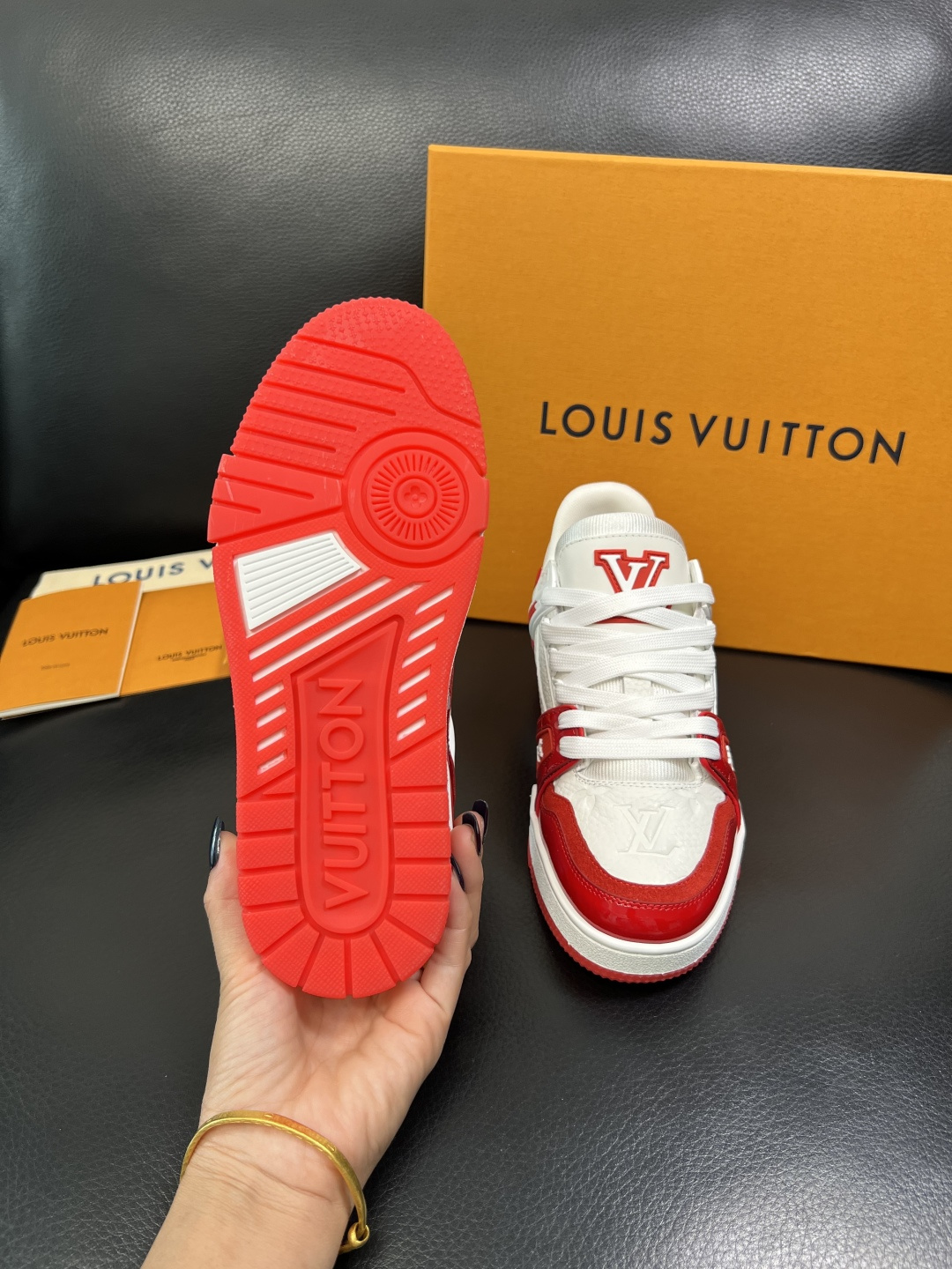 ⚠️女款 Lv 高品质 顶级工艺品 路易威登，专柜同步原厂配置，鞋面意大利进口，高品质拼接缤纷色彩复杂工