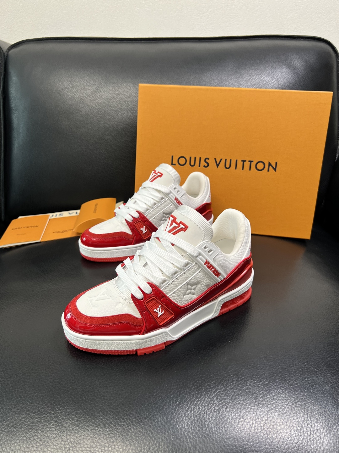 ⚠️女款 Lv 高品质 顶级工艺品 路易威登，专柜同步原厂配置，鞋面意大利进口，高品质拼接缤纷色彩复杂工