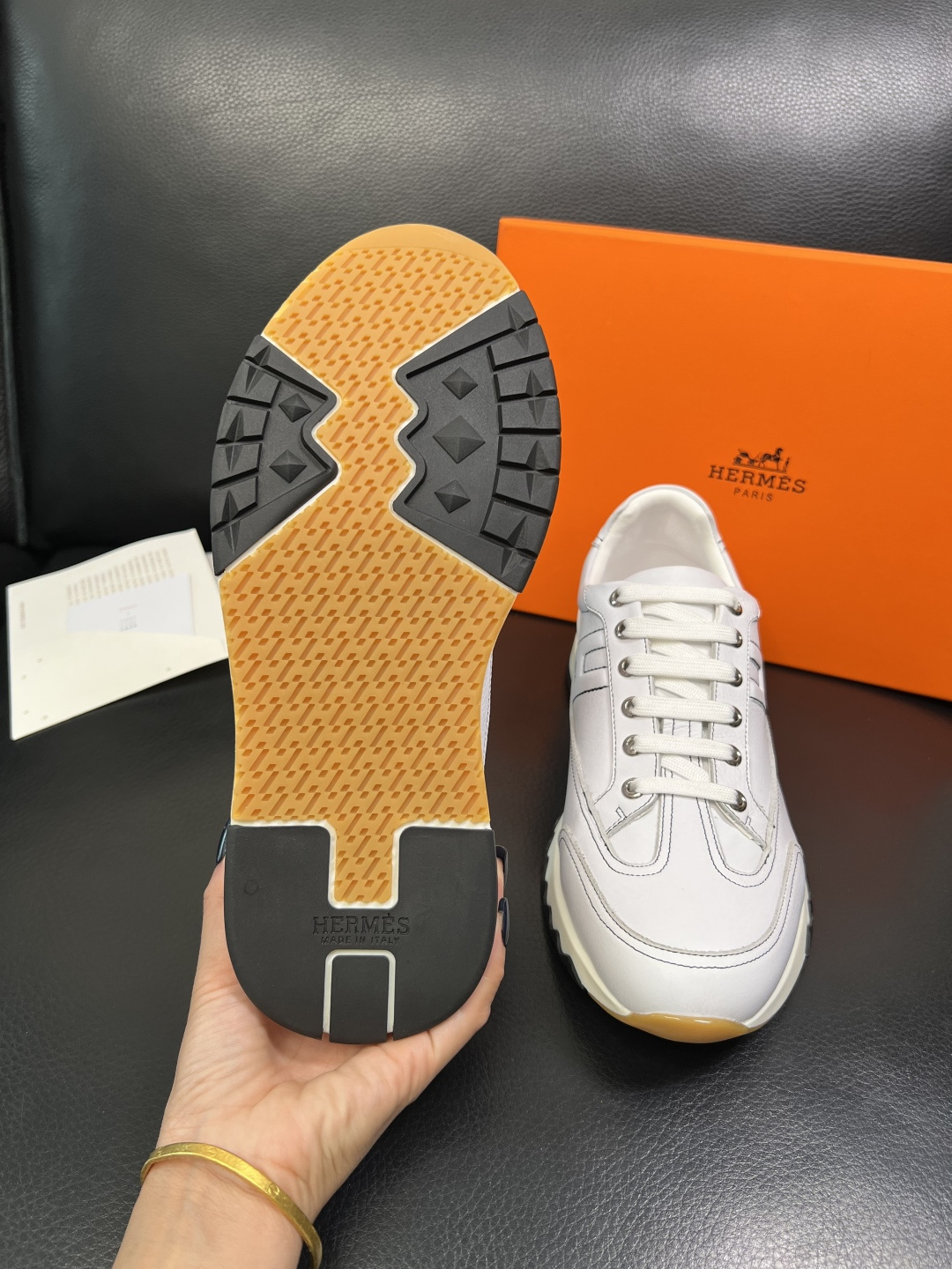 Hermes 高品质 顶级代购 爱马仕 专柜同步发售原厂配置，意大利进口原版牛皮面料，高品质拼接工艺，全