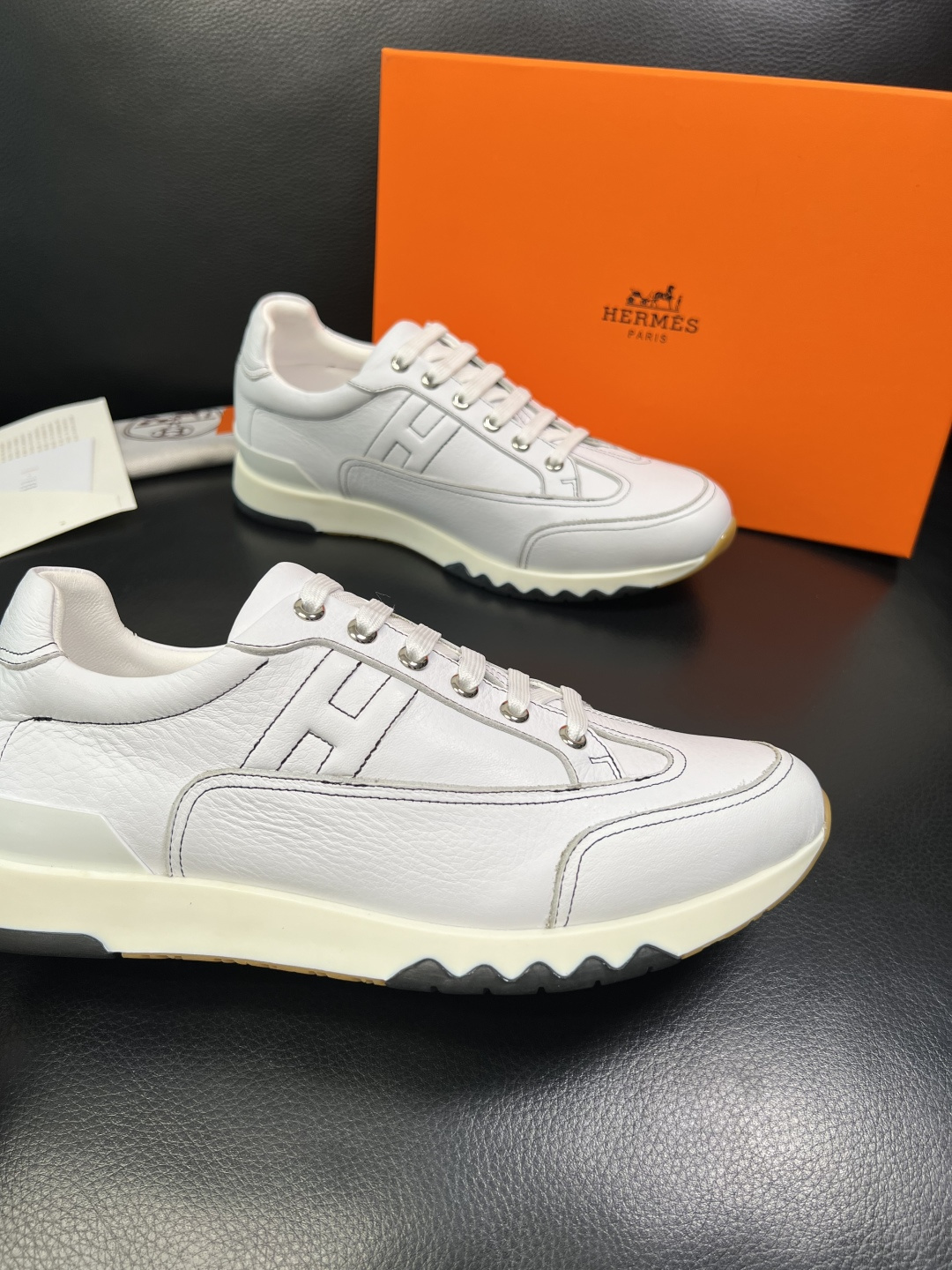 Hermes 高品质 顶级代购 爱马仕 专柜同步发售原厂配置，意大利进口原版牛皮面料，高品质拼接工艺，全