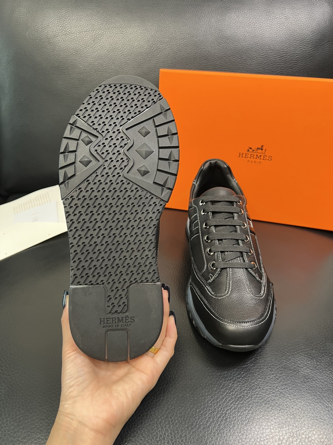 Hermes 高品质 顶级代购 爱马仕 专柜同步发售原厂配置，意大利进口原版牛皮面料，高品质拼接工艺，全