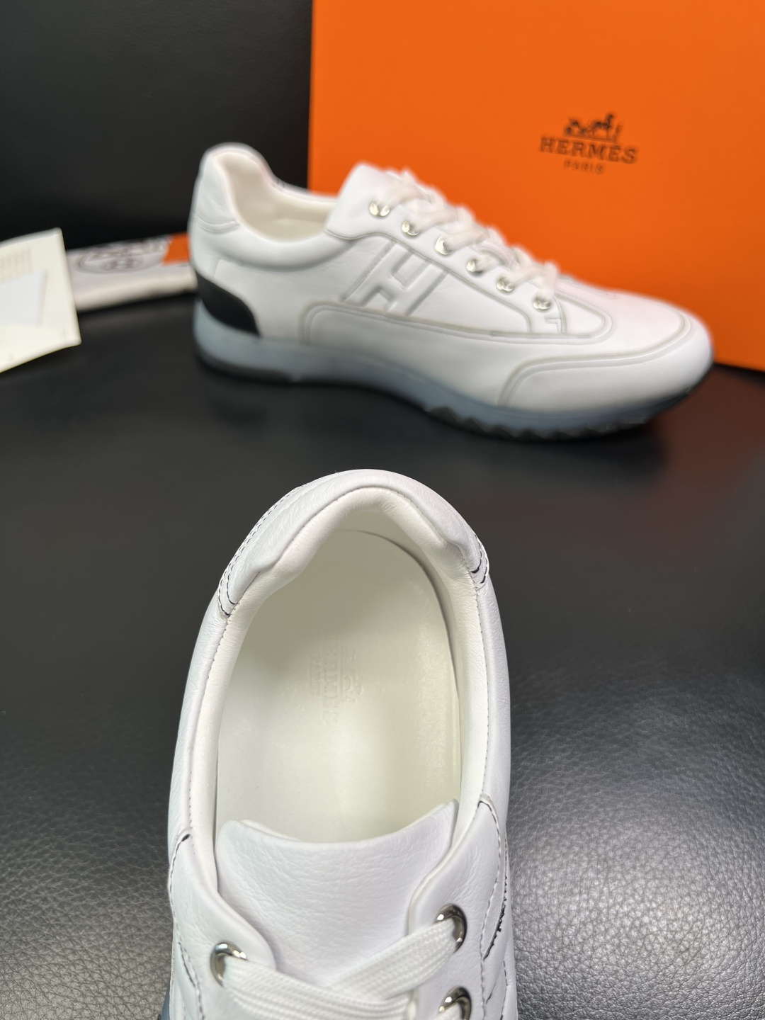 Hermes 高品质 顶级代购 爱马仕 专柜同步发售原厂配置，意大利进口原版牛皮面料，高品质拼接工艺，全