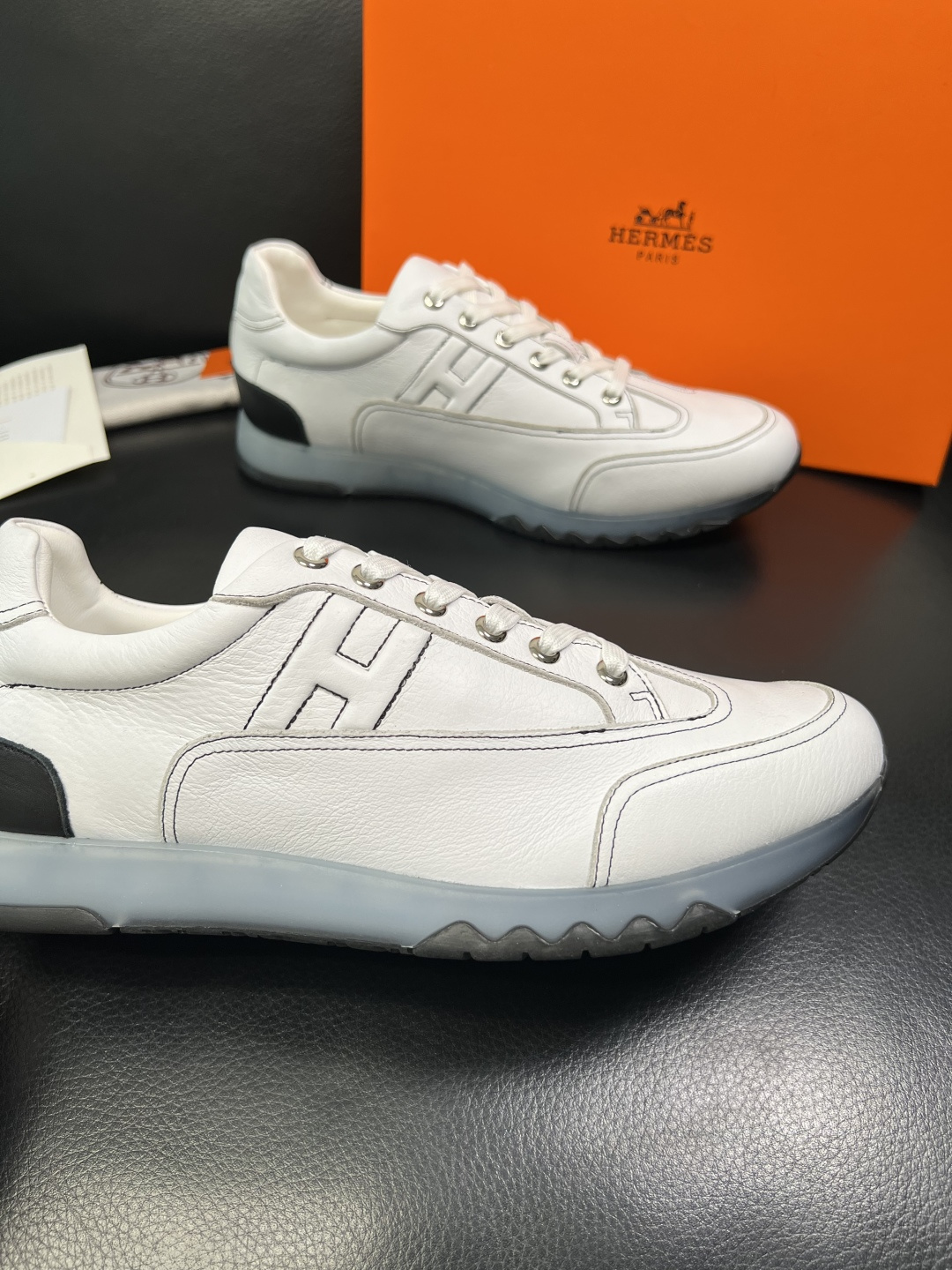 Hermes 高品质 顶级代购 爱马仕 专柜同步发售原厂配置，意大利进口原版牛皮面料，高品质拼接工艺，全