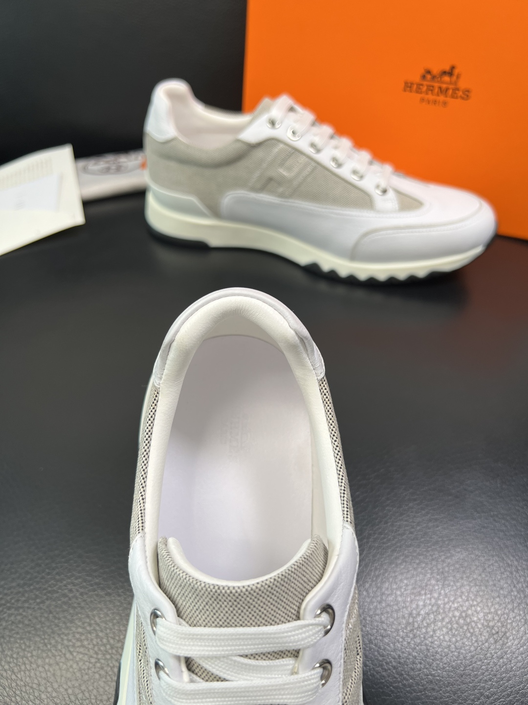 Hermes 高品质 顶级代购 爱马仕 专柜同步发售原厂配置，意大利进口原版牛皮面料，高品质拼接工艺，全