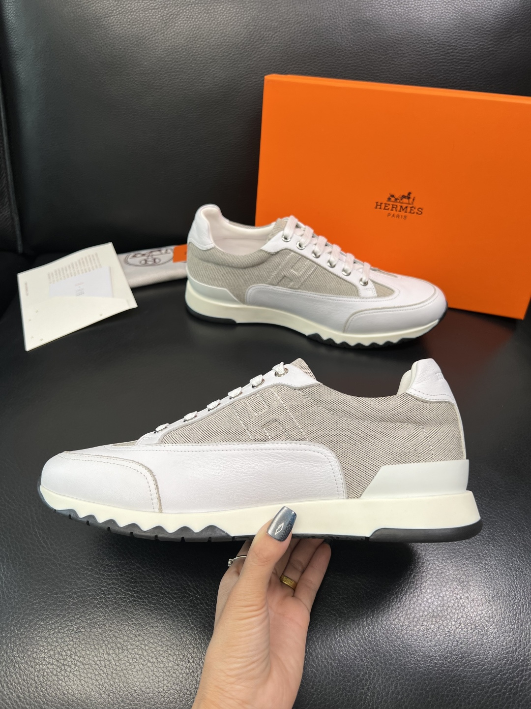 Hermes 高品质 顶级代购 爱马仕 专柜同步发售原厂配置，意大利进口原版牛皮面料，高品质拼接工艺，全