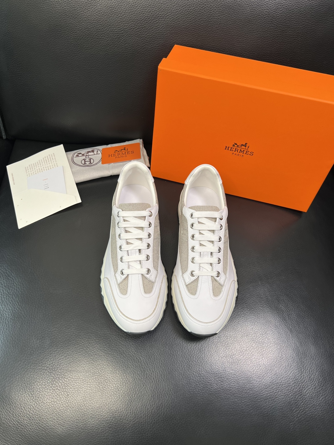 Hermes 高品质 顶级代购 爱马仕 专柜同步发售原厂配置，意大利进口原版牛皮面料，高品质拼接工艺，全