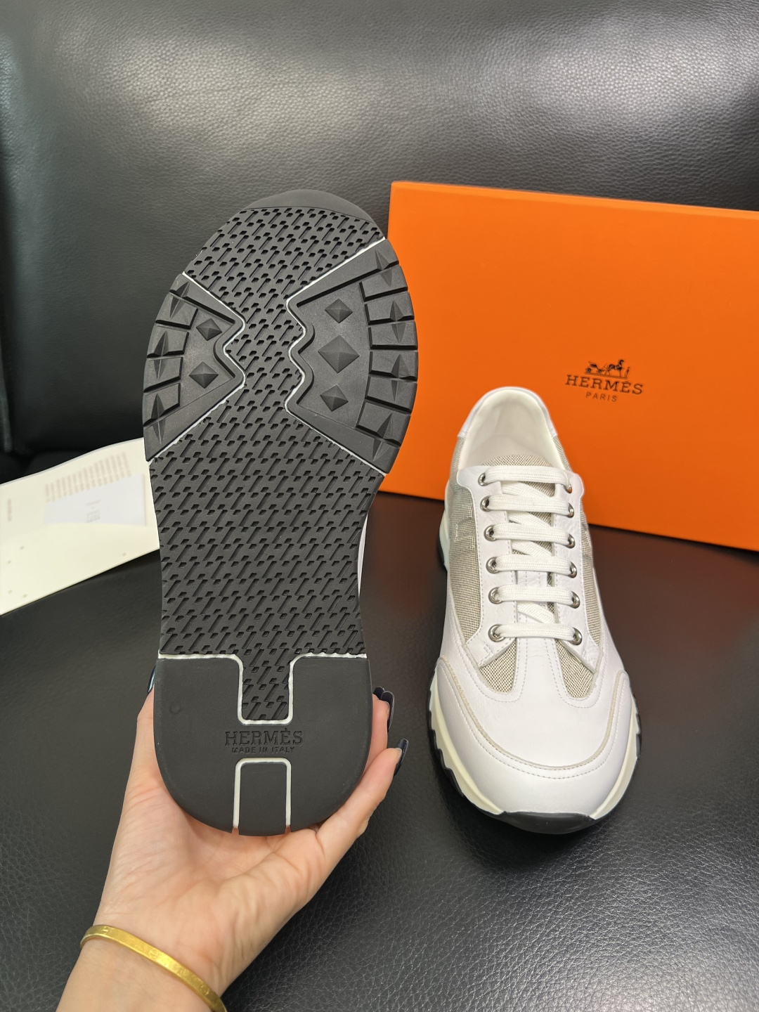 Hermes 高品质 顶级代购 爱马仕 专柜同步发售原厂配置，意大利进口原版牛皮面料，高品质拼接工艺，全