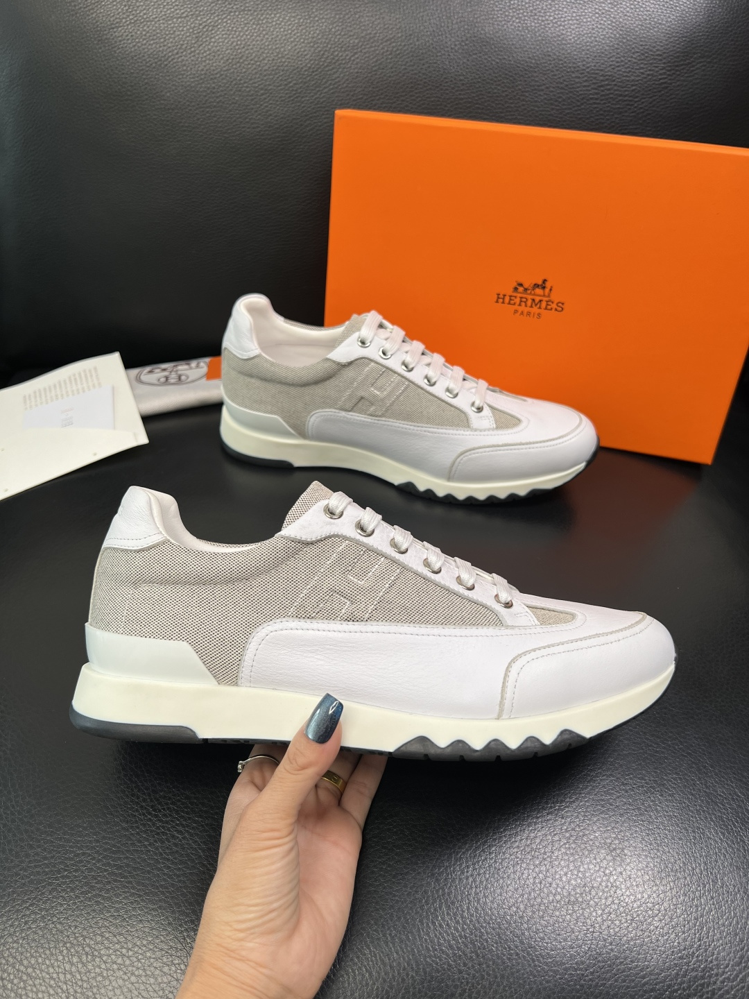 Hermes 高品质 顶级代购 爱马仕 专柜同步发售原厂配置，意大利进口原版牛皮面料，高品质拼接工艺，全