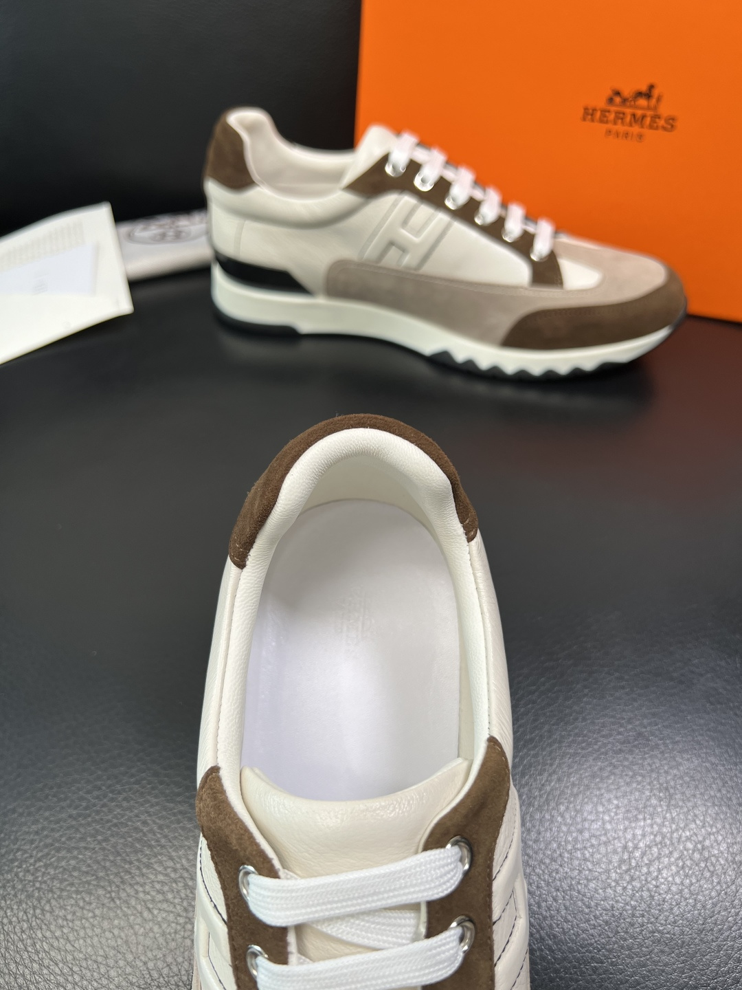 Hermes 高品质 顶级代购 爱马仕 专柜同步发售原厂配置，意大利进口原版牛皮面料，高品质拼接工艺，全