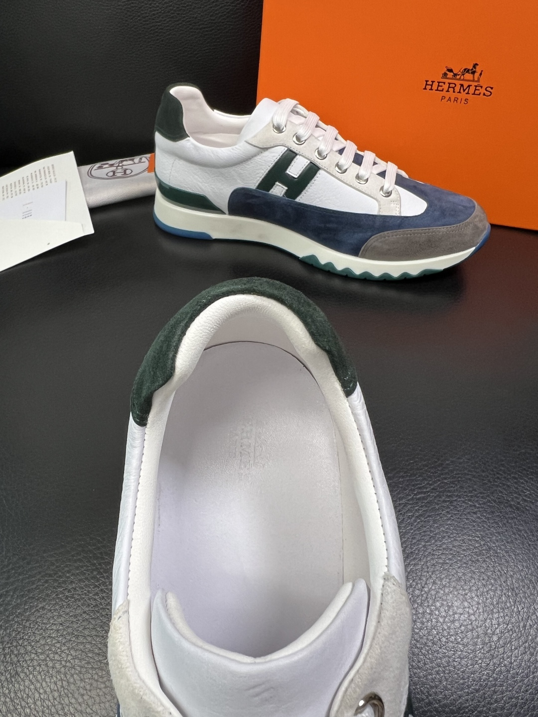 Hermes 高品质 顶级代购 爱马仕 专柜同步发售原厂配置，意大利进口原版牛皮面料，高品质拼接工艺，全