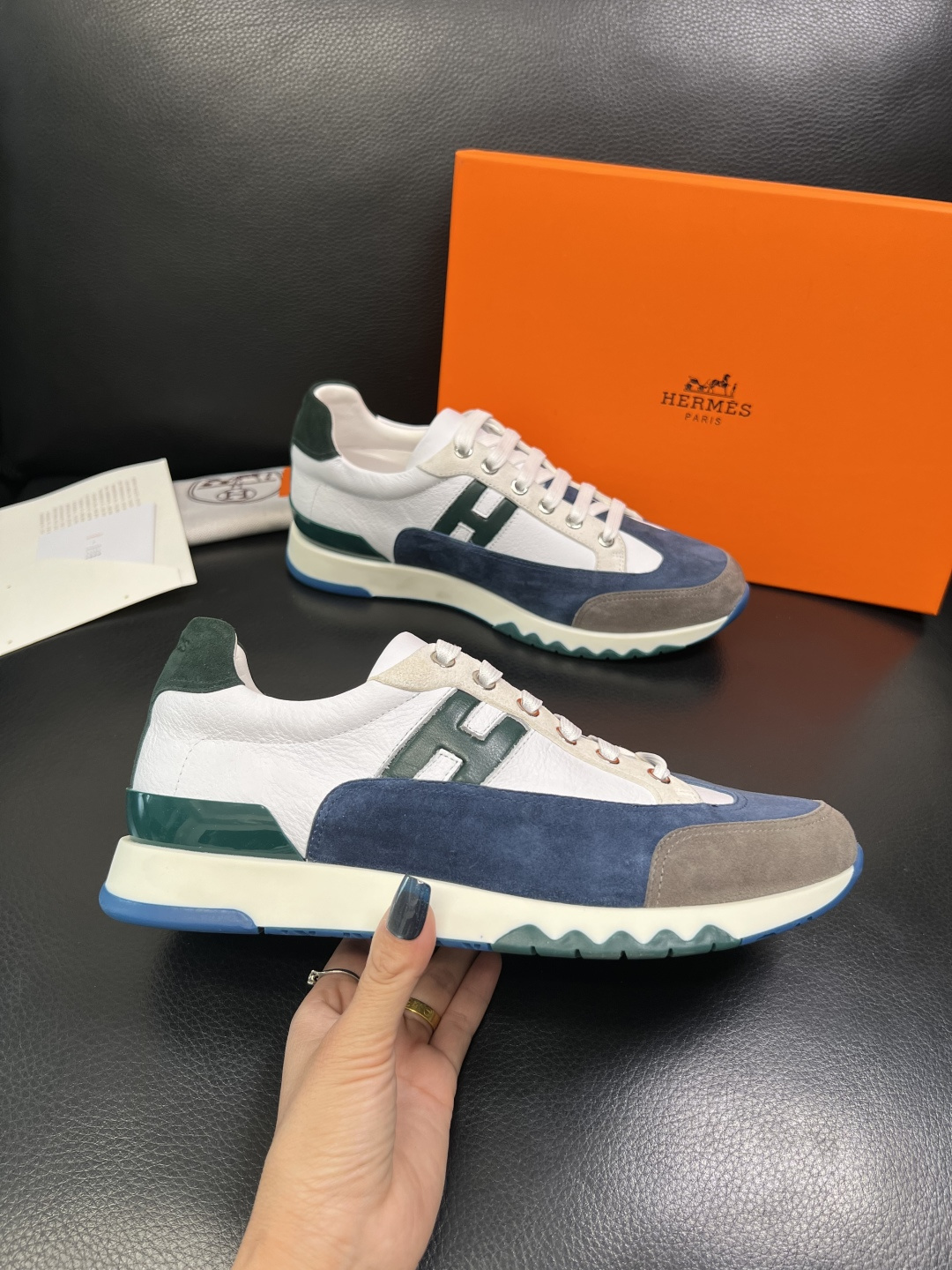 Hermes 高品质 顶级代购 爱马仕 专柜同步发售原厂配置，意大利进口原版牛皮面料，高品质拼接工艺，全