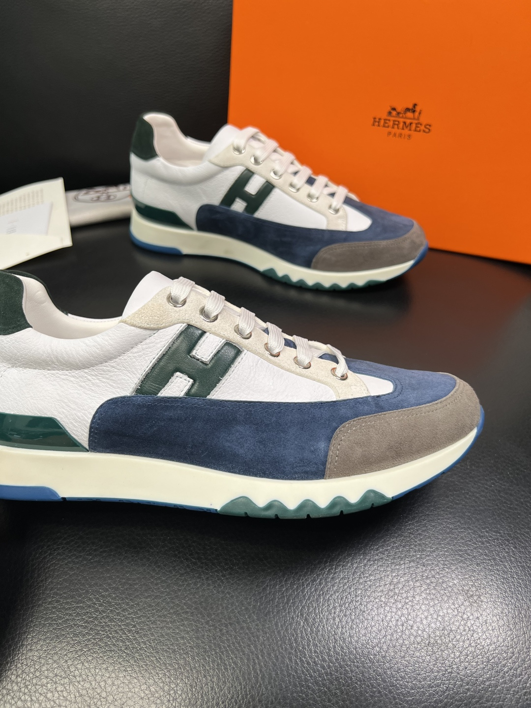 Hermes 高品质 顶级代购 爱马仕 专柜同步发售原厂配置，意大利进口原版牛皮面料，高品质拼接工艺，全