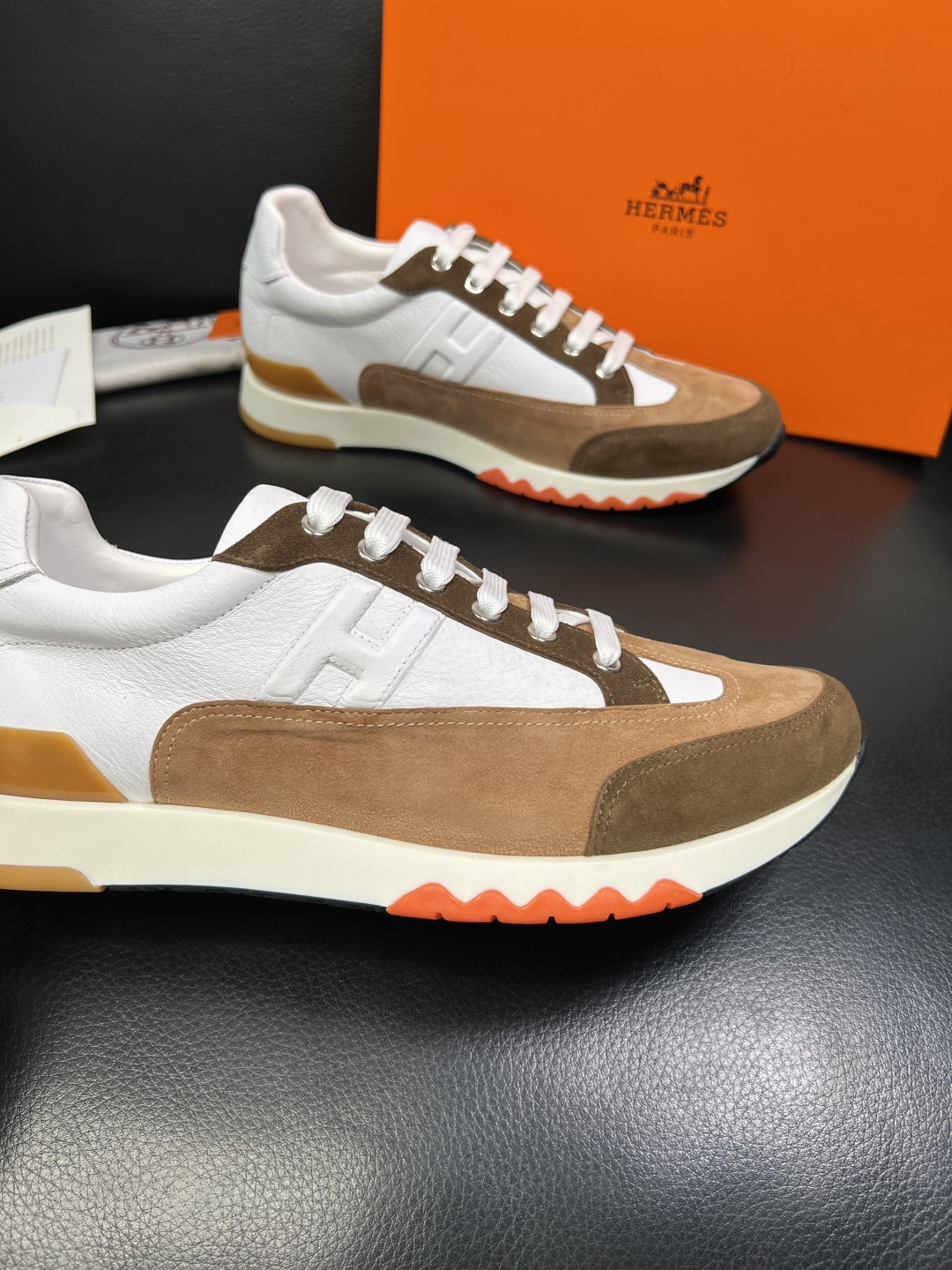 Hermes 高品质 顶级代购 爱马仕 专柜同步发售原厂配置，意大利进口原版牛皮面料，高品质拼接工艺，全