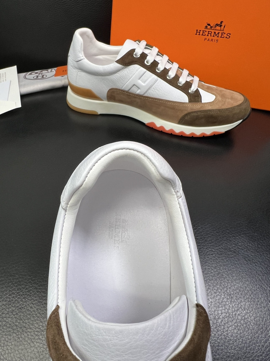 Hermes 高品质 顶级代购 爱马仕 专柜同步发售原厂配置，意大利进口原版牛皮面料，高品质拼接工艺，全