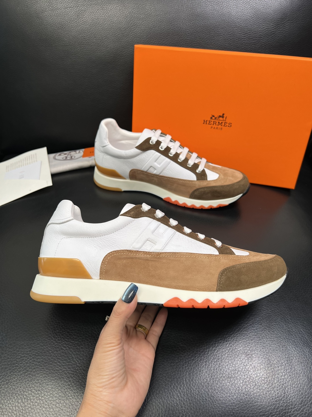 Hermes 高品质 顶级代购 爱马仕 专柜同步发售原厂配置，意大利进口原版牛皮面料，高品质拼接工艺，全