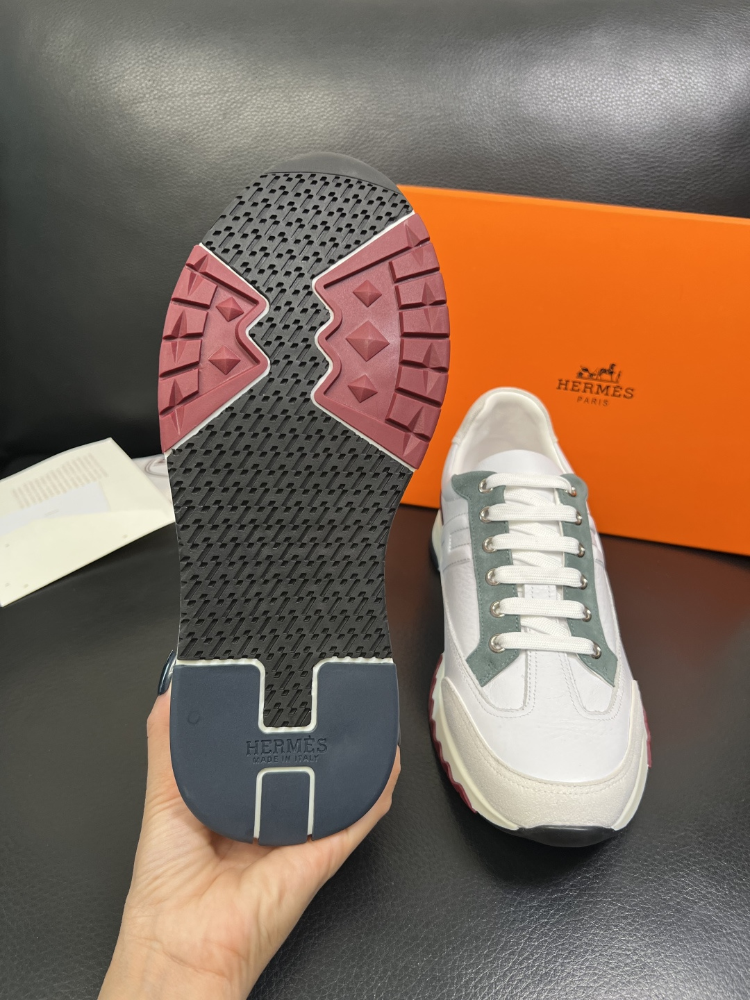 Hermes 高品质 顶级代购 爱马仕 专柜同步发售原厂配置，意大利进口原版牛皮面料，高品质拼接工艺，全