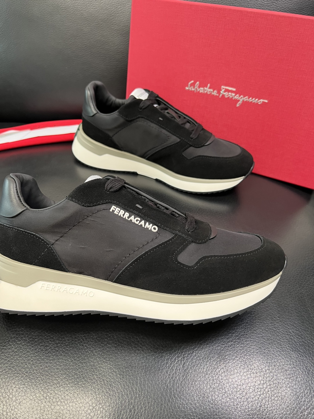 Ferragamo 高品质 顶级工艺品 菲拉格慕 专柜同步发售原厂配置，意大利进口原版牛皮，进口水染牛里