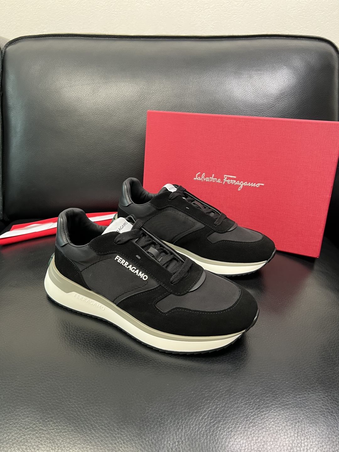 Ferragamo 高品质 顶级工艺品 菲拉格慕 专柜同步发售原厂配置，意大利进口原版牛皮，进口水染牛里