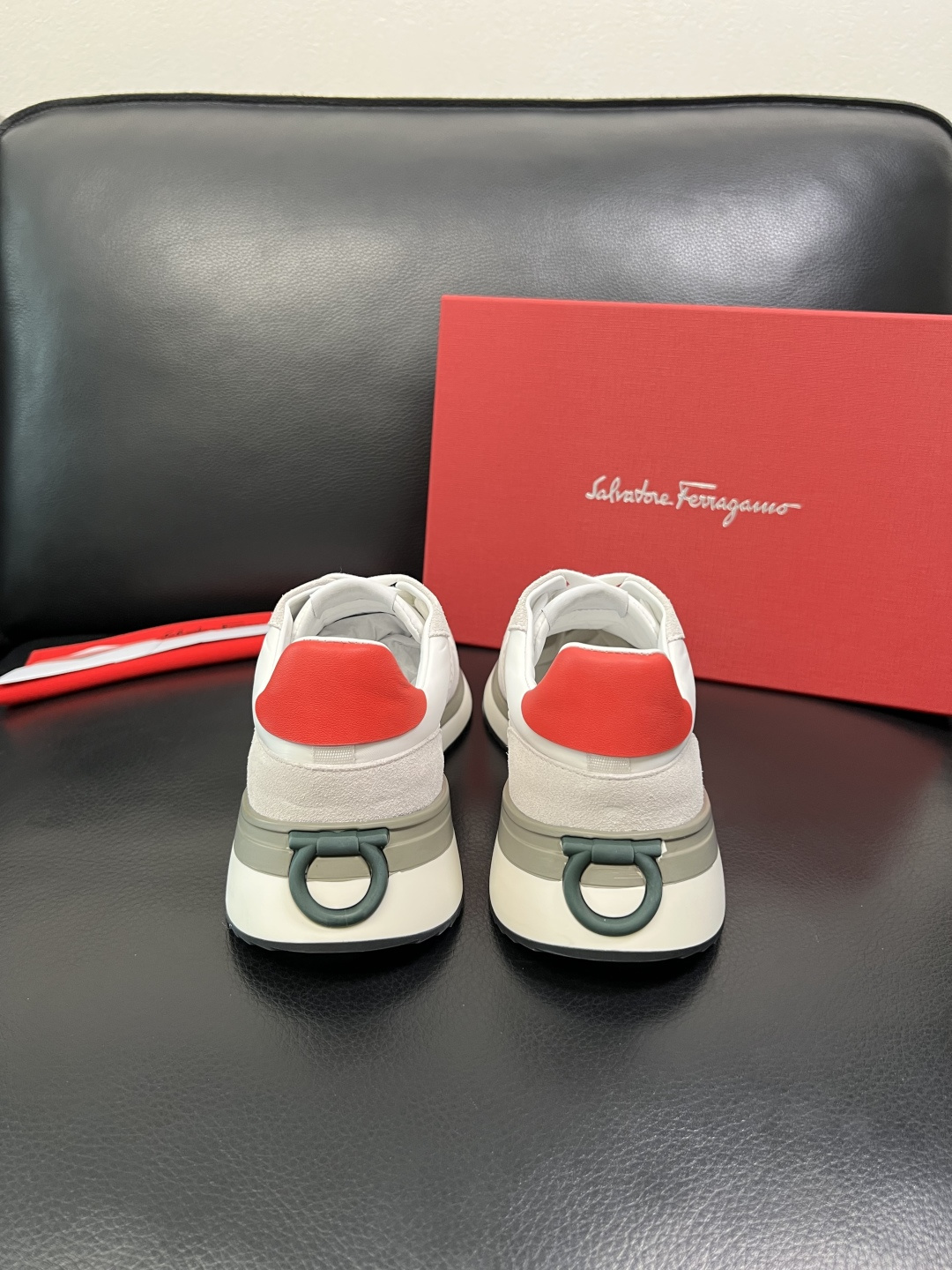 Ferragamo 高品质 顶级工艺品 菲拉格慕 专柜同步发售原厂配置，意大利进口原版牛皮，进口水染牛里