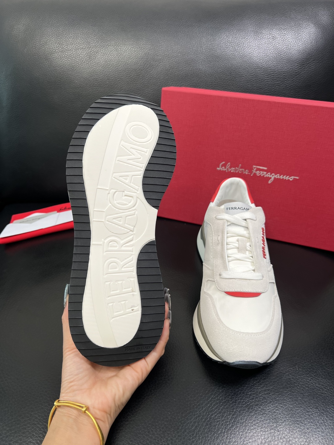 Ferragamo 高品质 顶级工艺品 菲拉格慕 专柜同步发售原厂配置，意大利进口原版牛皮，进口水染牛里