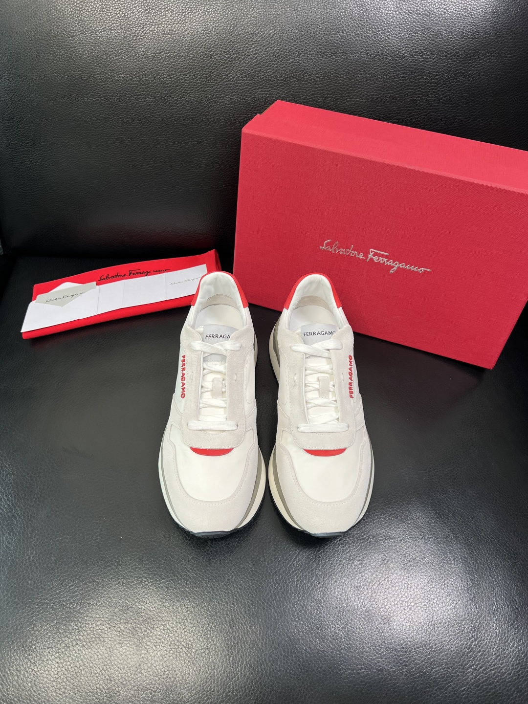 Ferragamo 高品质 顶级工艺品 菲拉格慕 专柜同步发售原厂配置，意大利进口原版牛皮，进口水染牛里