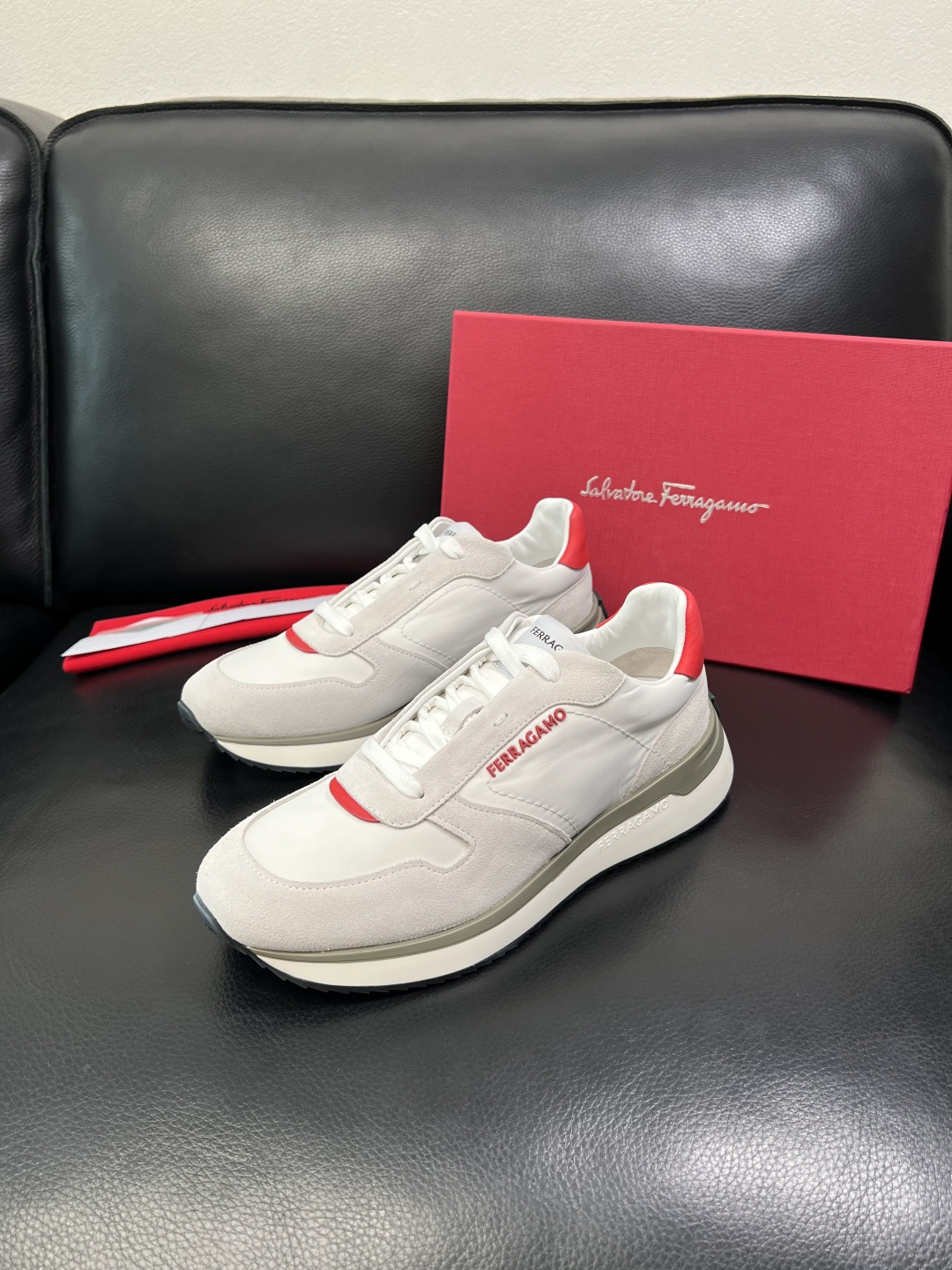 Ferragamo 高品质 顶级工艺品 菲拉格慕 专柜同步发售原厂配置，意大利进口原版牛皮，进口水染牛里