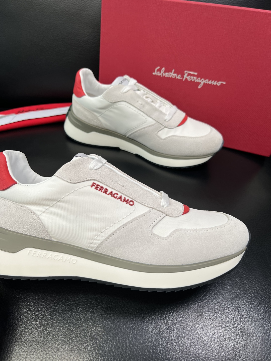 Ferragamo 高品质 顶级工艺品 菲拉格慕 专柜同步发售原厂配置，意大利进口原版牛皮，进口水染牛里