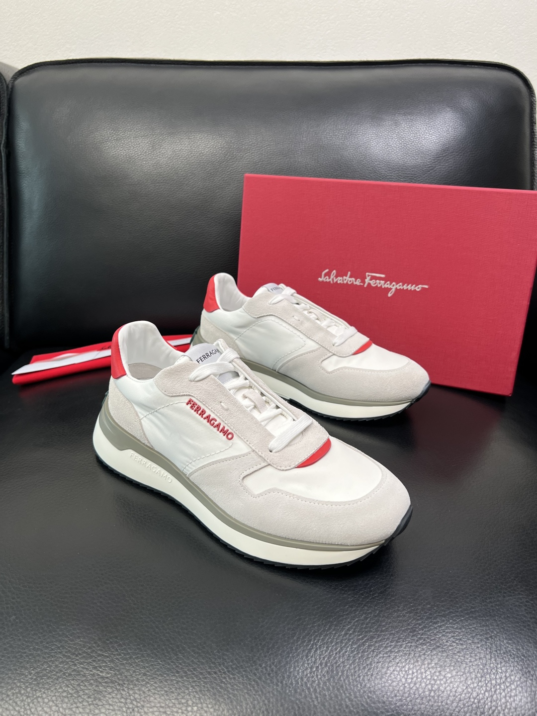 Ferragamo 高品质 顶级工艺品 菲拉格慕 专柜同步发售原厂配置，意大利进口原版牛皮，进口水染牛里