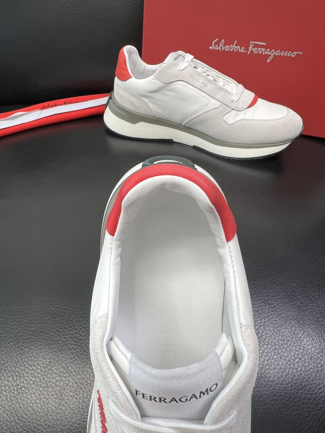 Ferragamo 高品质 顶级工艺品 菲拉格慕 专柜同步发售原厂配置，意大利进口原版牛皮，进口水染牛里