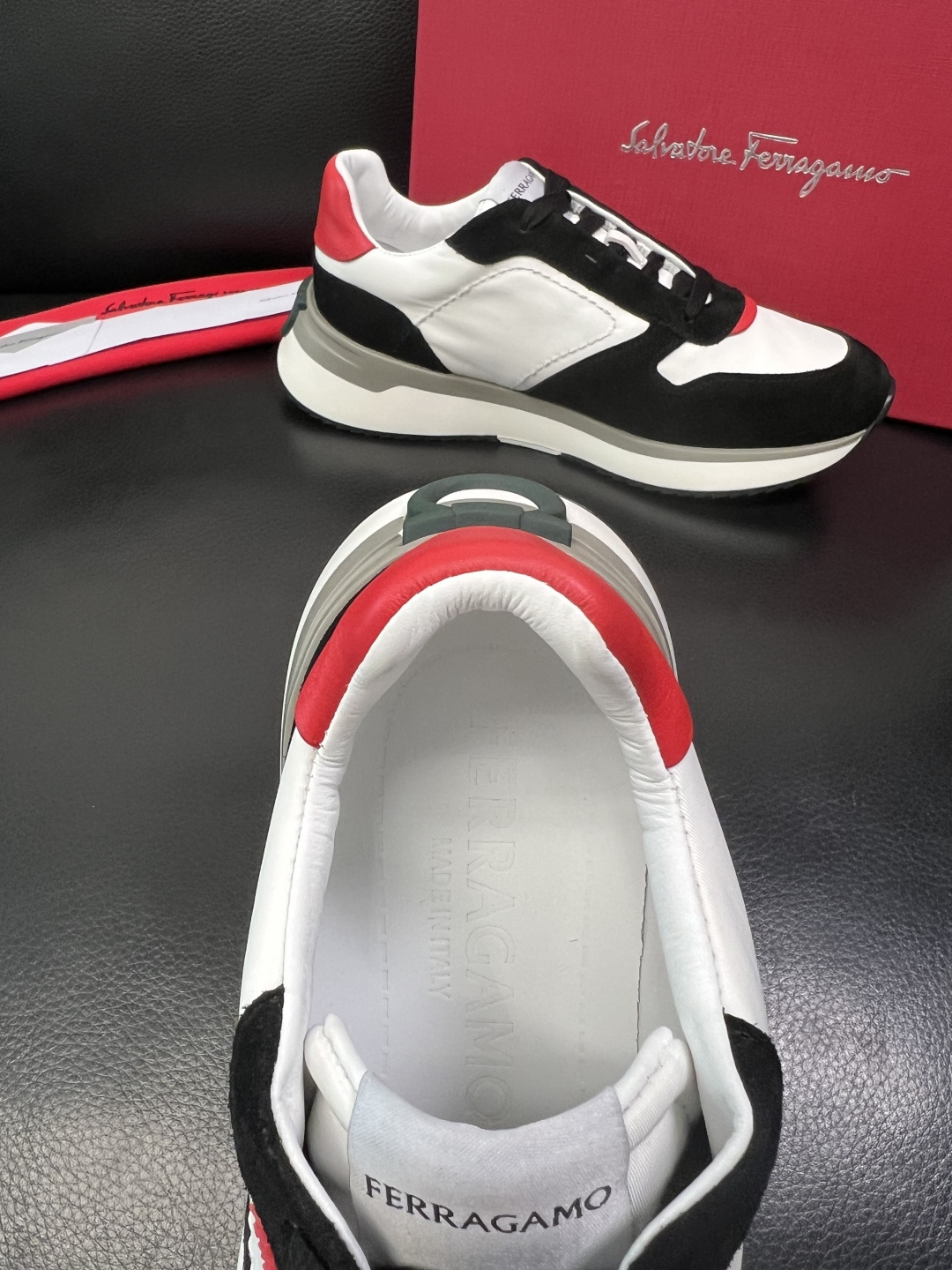 Ferragamo 高品质 顶级工艺品 菲拉格慕 专柜同步发售原厂配置，意大利进口原版牛皮，进口水染牛里