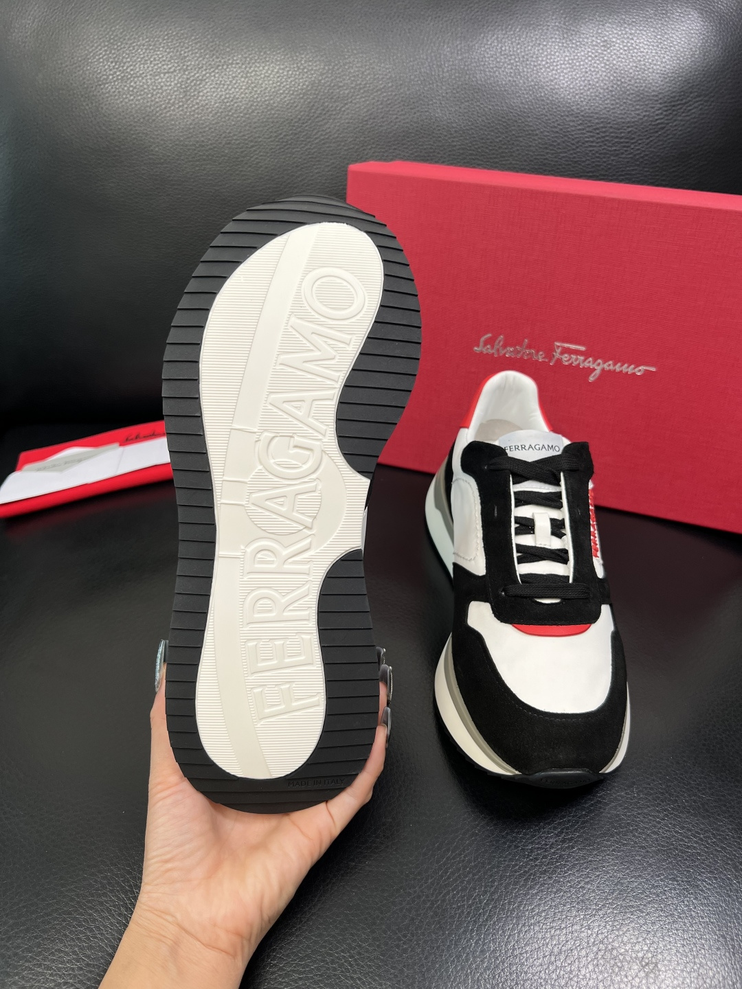 Ferragamo 高品质 顶级工艺品 菲拉格慕 专柜同步发售原厂配置，意大利进口原版牛皮，进口水染牛里