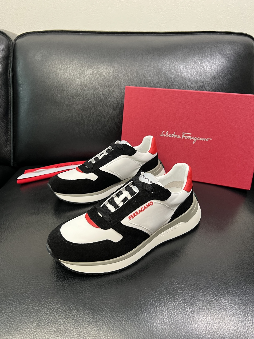 Ferragamo 高品质 顶级工艺品 菲拉格慕 专柜同步发售原厂配置，意大利进口原版牛皮，进口水染牛里