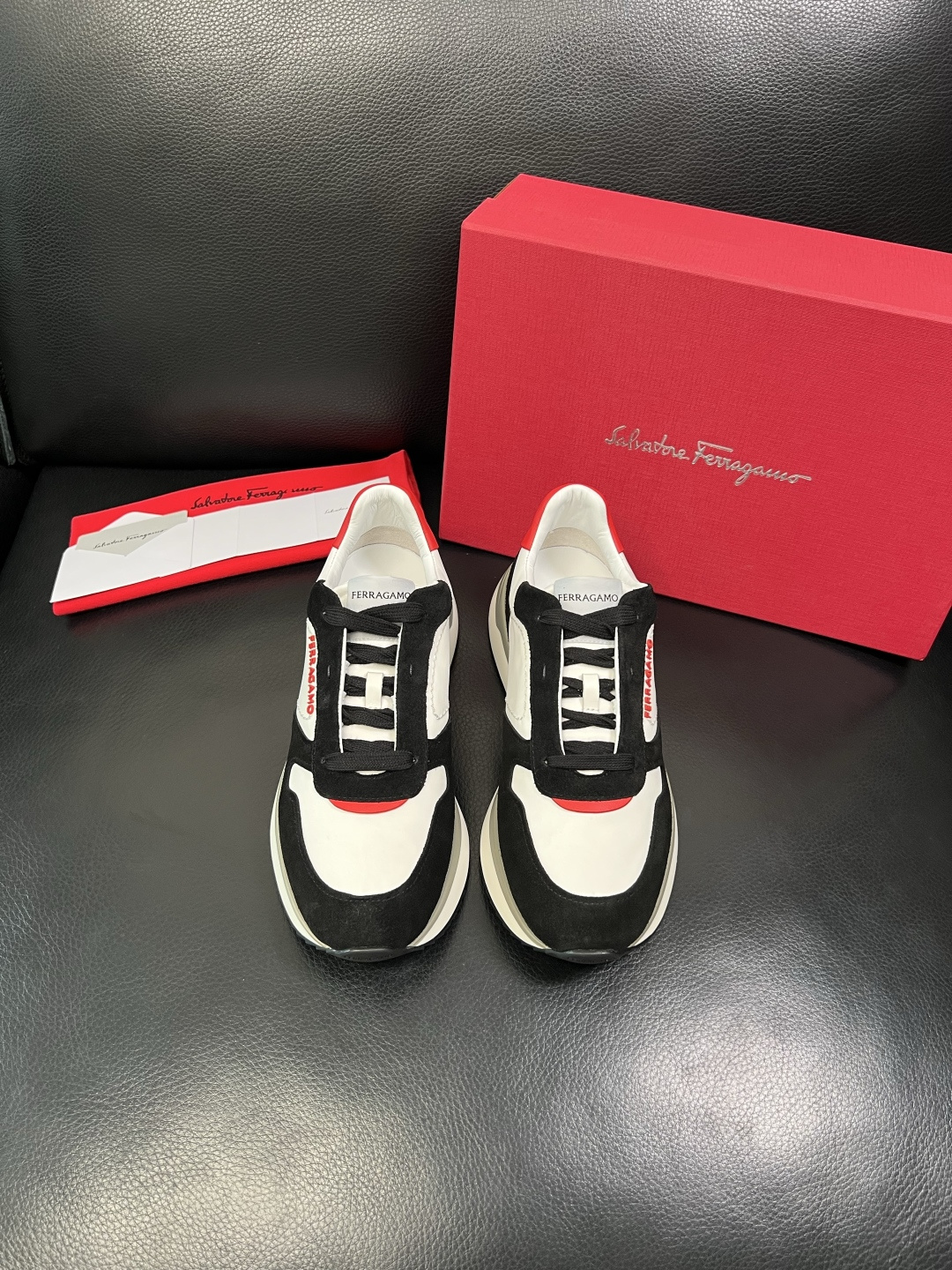 Ferragamo 高品质 顶级工艺品 菲拉格慕 专柜同步发售原厂配置，意大利进口原版牛皮，进口水染牛里