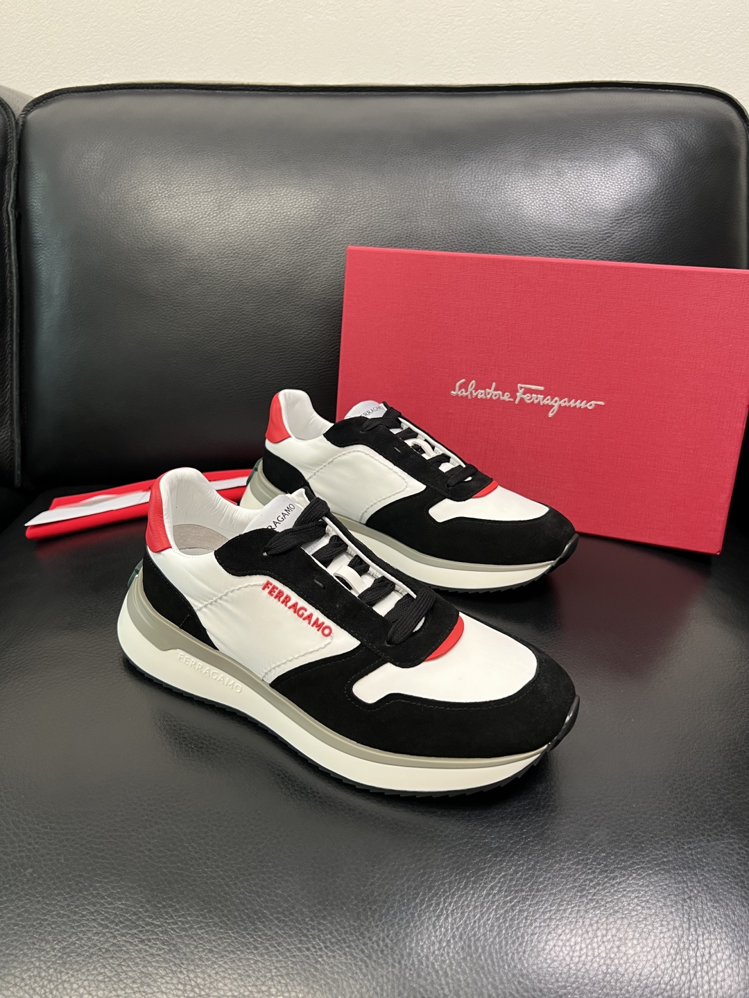 Ferragamo 高品质 顶级工艺品 菲拉格慕 专柜同步发售原厂配置，意大利进口原版牛皮，进口水染牛里