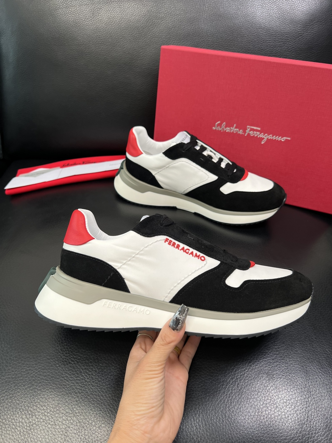 Ferragamo 高品质 顶级工艺品 菲拉格慕 专柜同步发售原厂配置，意大利进口原版牛皮，进口水染牛里