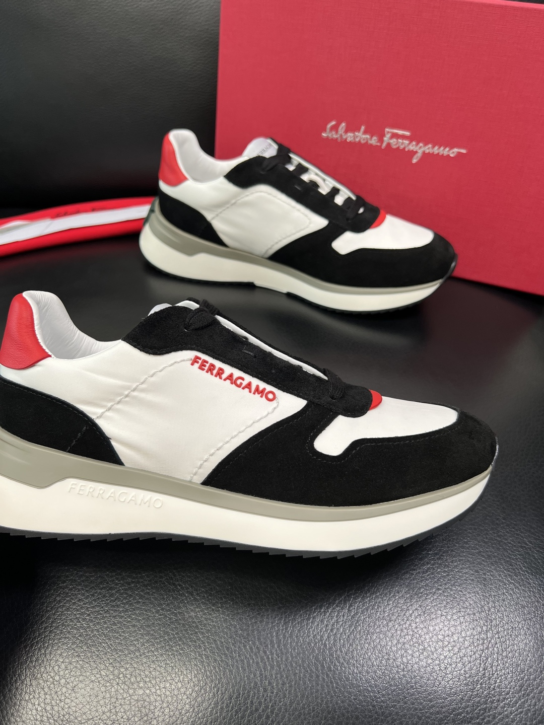 Ferragamo 高品质 顶级工艺品 菲拉格慕 专柜同步发售原厂配置，意大利进口原版牛皮，进口水染牛里