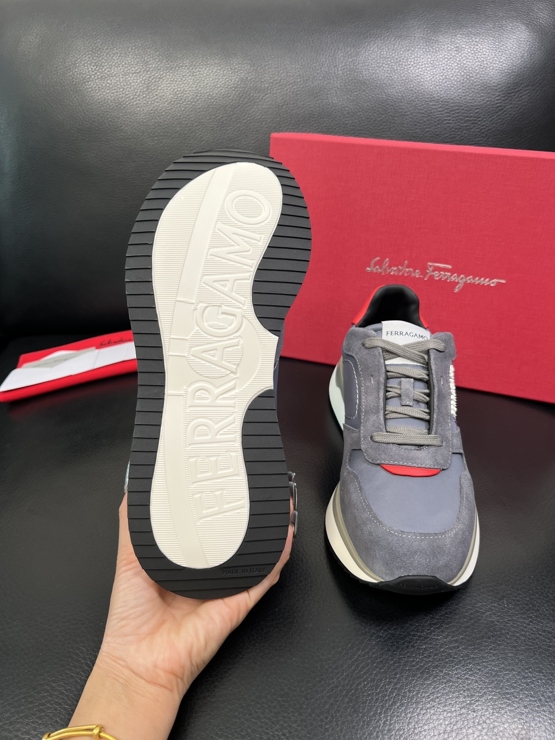 Ferragamo 高品质 顶级工艺品 菲拉格慕 专柜同步发售原厂配置，意大利进口原版牛皮，进口水染牛里