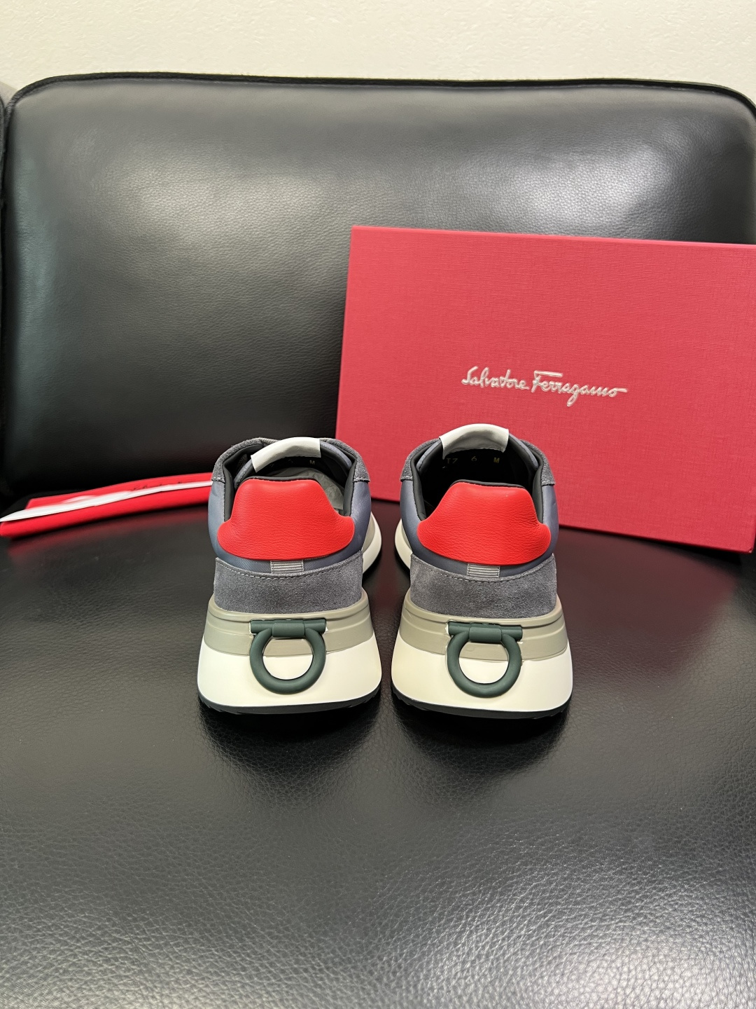 Ferragamo 高品质 顶级工艺品 菲拉格慕 专柜同步发售原厂配置，意大利进口原版牛皮，进口水染牛里