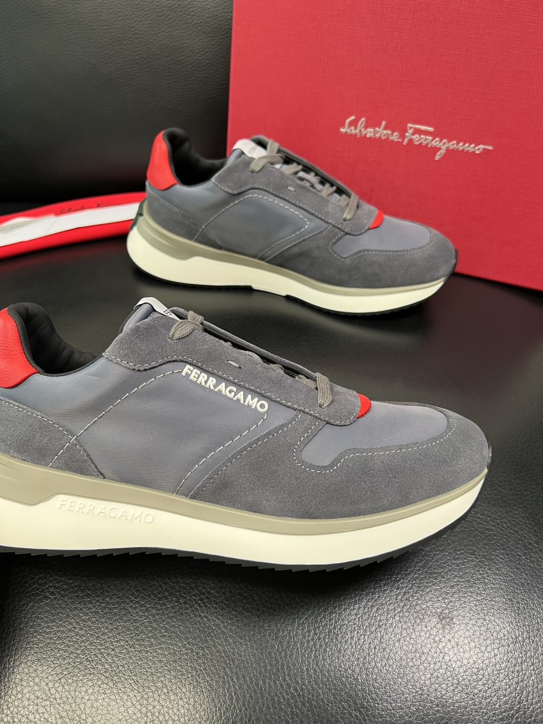 Ferragamo 高品质 顶级工艺品 菲拉格慕 专柜同步发售原厂配置，意大利进口原版牛皮，进口水染牛里