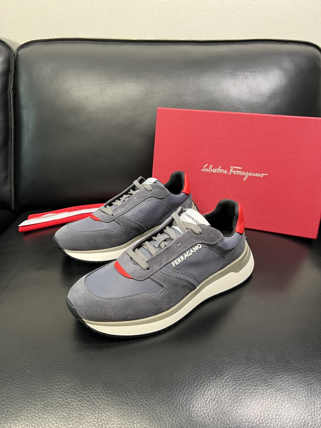 Ferragamo 高品质 顶级工艺品 菲拉格慕 专柜同步发售原厂配置，意大利进口原版牛皮，进口水染牛里