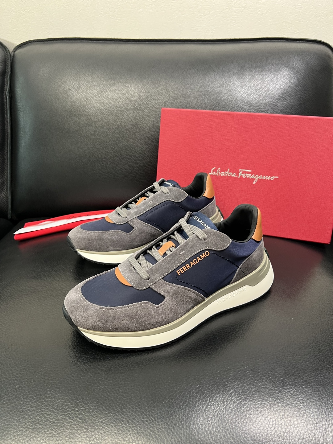 Ferragamo 高品质 顶级工艺品 菲拉格慕 专柜同步发售原厂配置，意大利进口原版牛皮，进口水染牛里