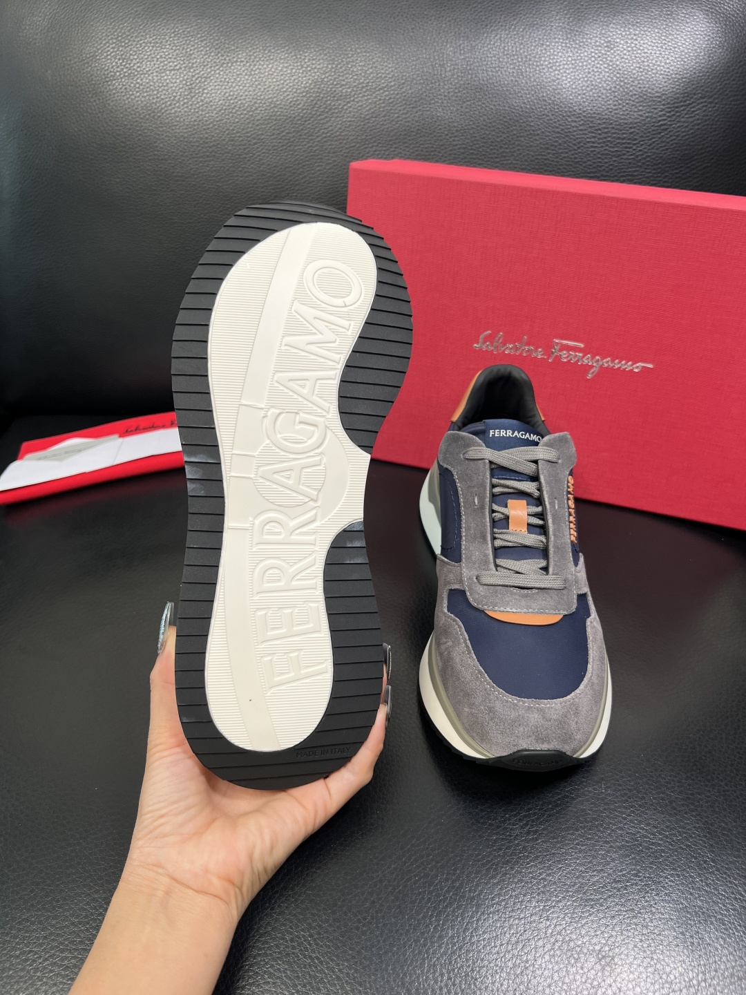 Ferragamo 高品质 顶级工艺品 菲拉格慕 专柜同步发售原厂配置，意大利进口原版牛皮，进口水染牛里