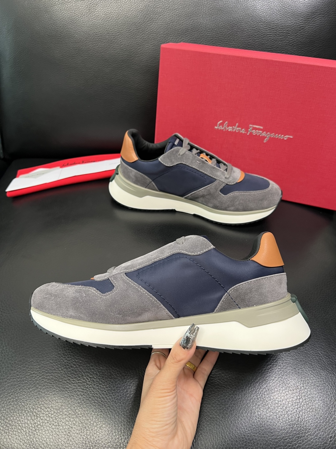 Ferragamo 高品质 顶级工艺品 菲拉格慕 专柜同步发售原厂配置，意大利进口原版牛皮，进口水染牛里