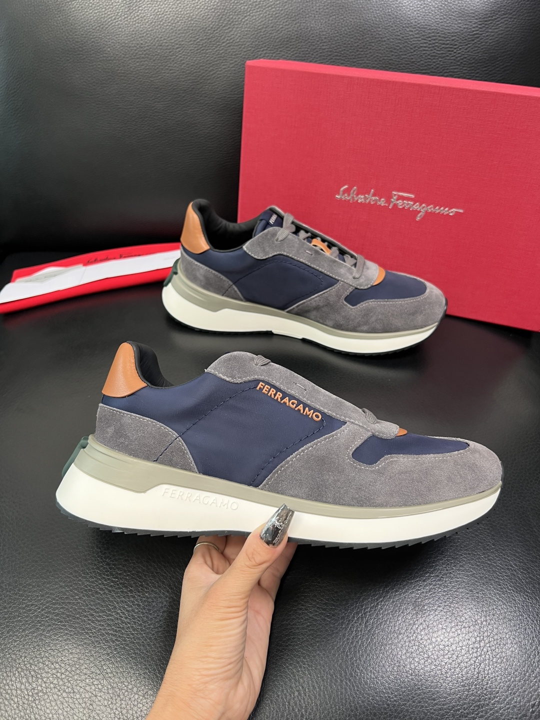 Ferragamo 高品质 顶级工艺品 菲拉格慕 专柜同步发售原厂配置，意大利进口原版牛皮，进口水染牛里